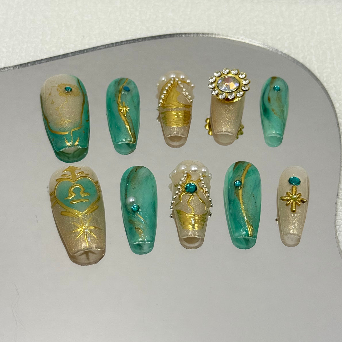 LIBRA  Press on Nail