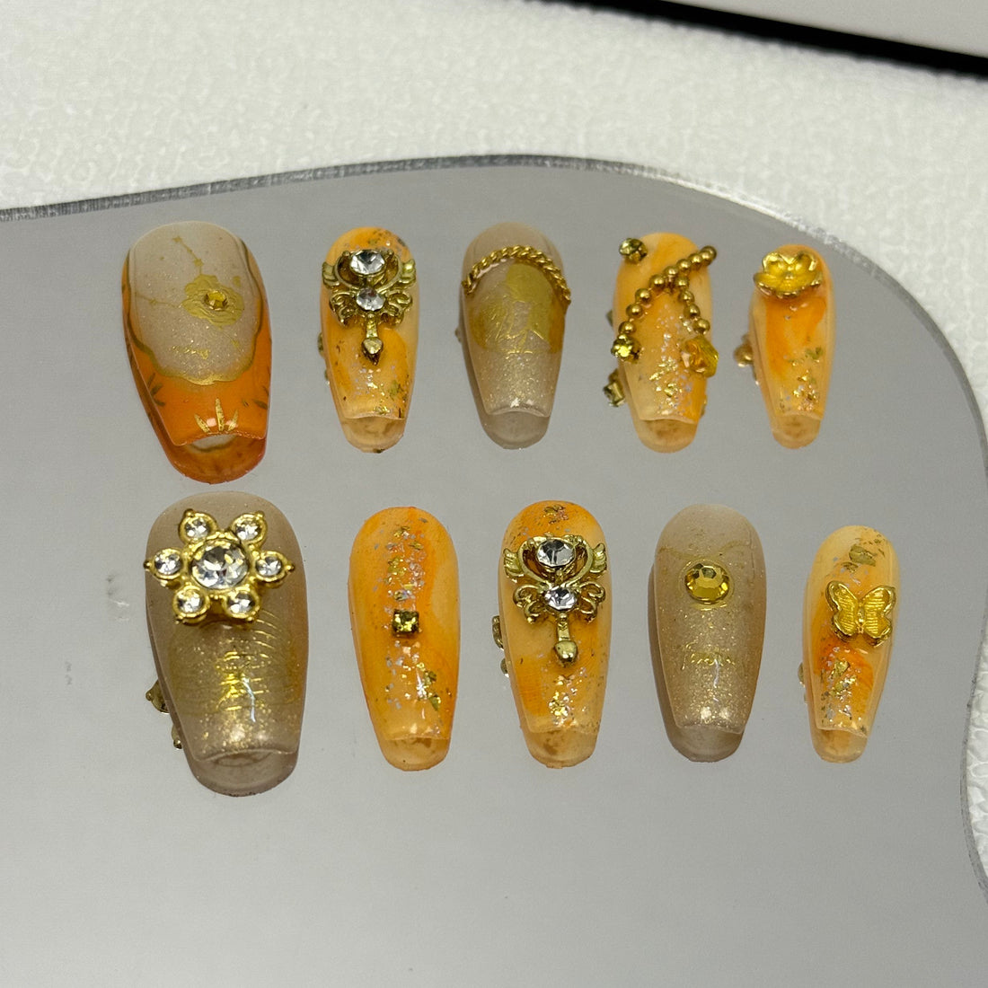 TAURUS Press on Nail