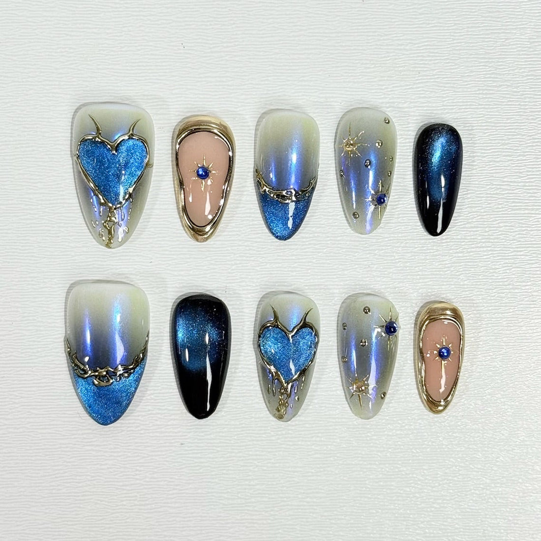 Deep Sea Heart Nails