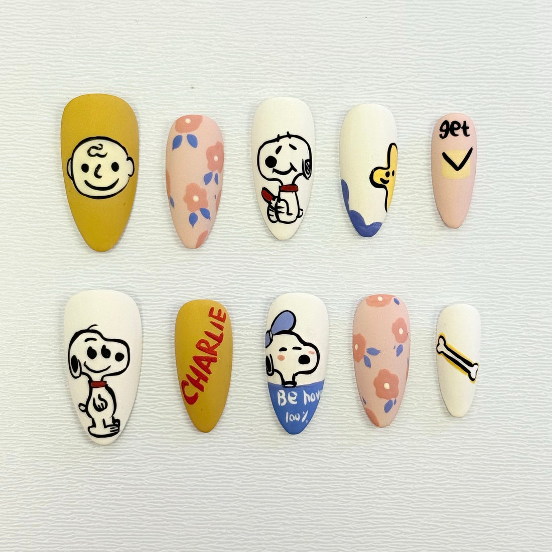 SNOOPY Press on Nails